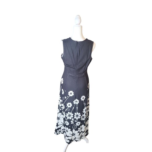 Sleeveless Black & White Floral Maxi Dress With Back Zipper & Fitted Waist - Picture 3 of 7